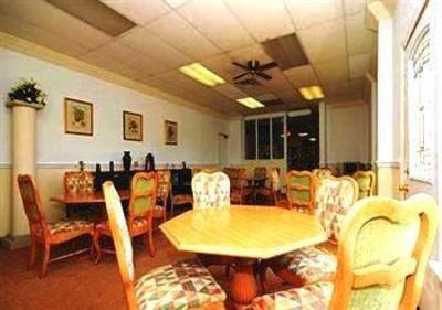 фото отеля Rodeway Inn & Suites Arlington