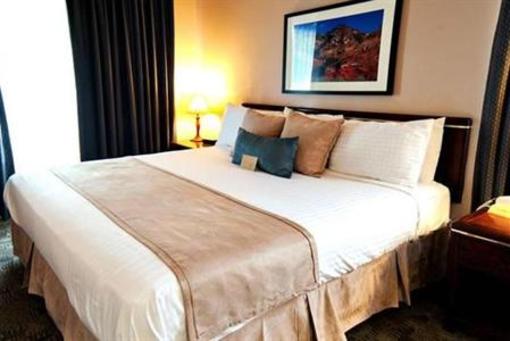 фото отеля Habitat Suites Hotel