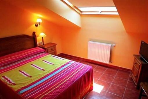 фото отеля Hotel El Angliru Cangas de Onis