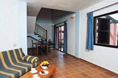 фото отеля Nuramar Apartments