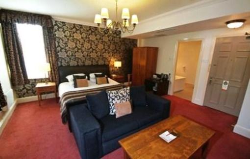 фото отеля The Wheatsheaf Hotel Virginia Water