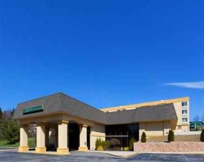 фото отеля La Quinta Inn & Suites Elmsford