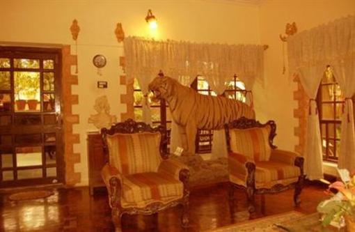 фото отеля Newtons Manor Jodhpur