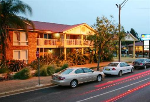фото отеля Comfort Inn Blue Lagoon