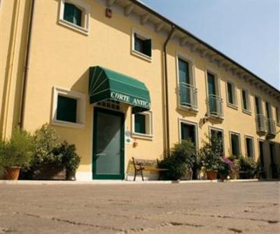 фото отеля Albergo Corte Antica