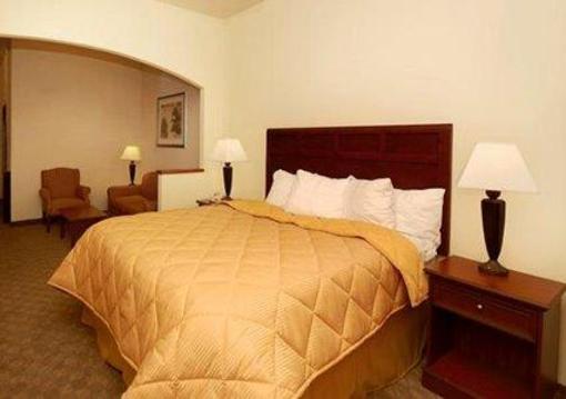 фото отеля Comfort Inn & Suites Glen Rose