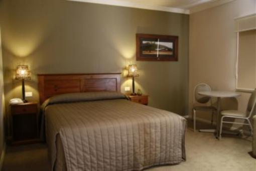 фото отеля Saltbush Motor Inn