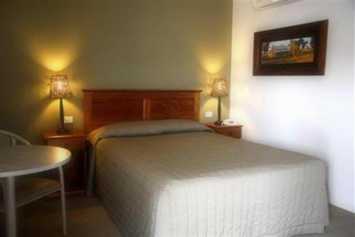 фото отеля Saltbush Motor Inn