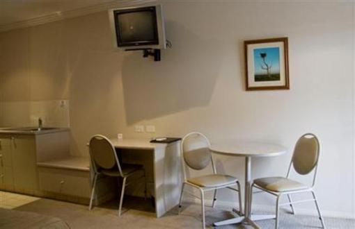 фото отеля Saltbush Motor Inn