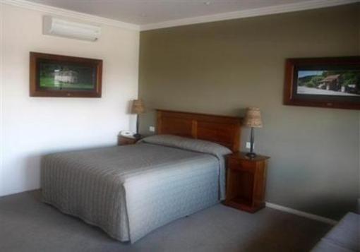 фото отеля Saltbush Motor Inn
