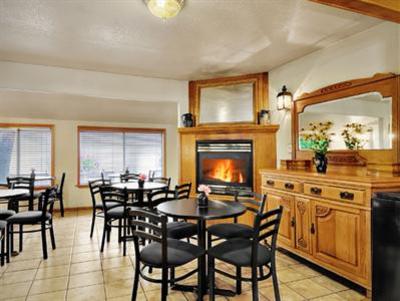 фото отеля The Coachman Inn Oak Harbor