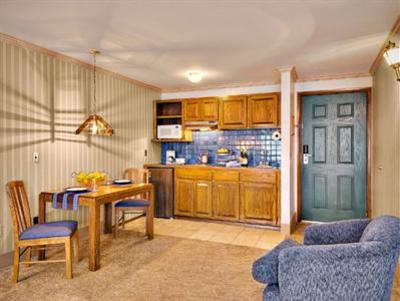 фото отеля The Coachman Inn Oak Harbor