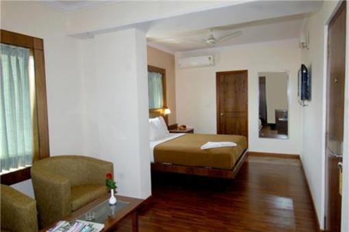 фото отеля New Rainbow Business Hotel
