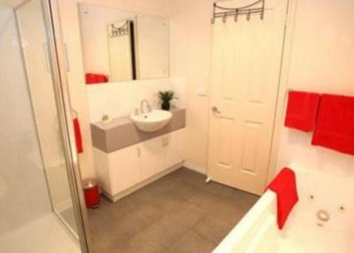 фото отеля Emaroo Cherry Townhouse Mildura