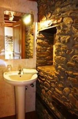 фото отеля Hostal Rusó Llivia