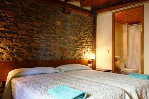 фото отеля Hostal Rusó Llivia