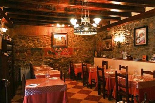 фото отеля Hostal Rusó Llivia