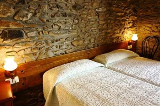 фото отеля Hostal Rusó Llivia
