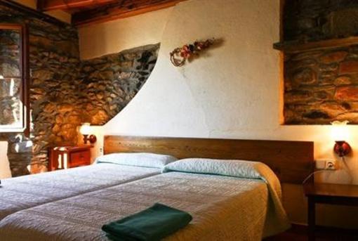 фото отеля Hostal Rusó Llivia