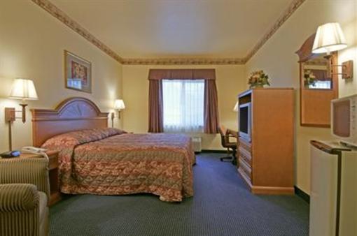 фото отеля Americas Best Value Inn & Suites Glen Rose
