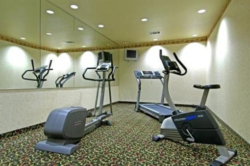 фото отеля Americas Best Value Inn & Suites Glen Rose