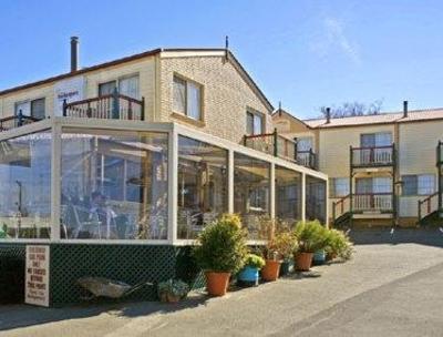 фото отеля Amos House & Swansea Ocean Villas