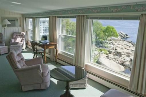 фото отеля The Quarterdeck Inn by the Sea