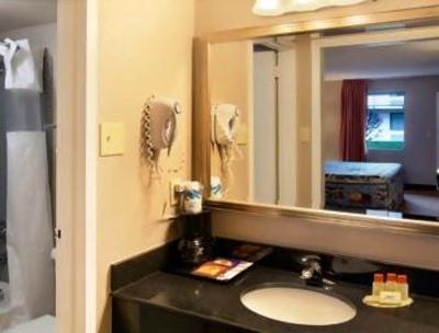 фото отеля Budget Host Inn & Suites Lancaster (Pennsylvania)