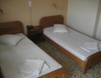 фото отеля Pella Inn Hotel
