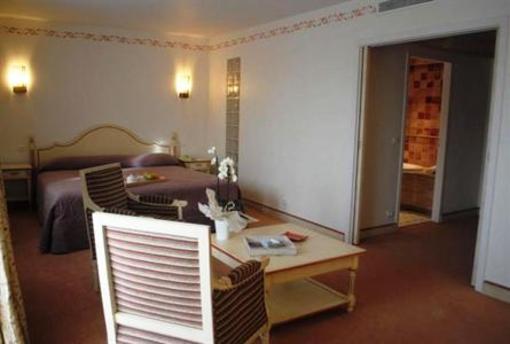 фото отеля Hotel Omega Valbonne