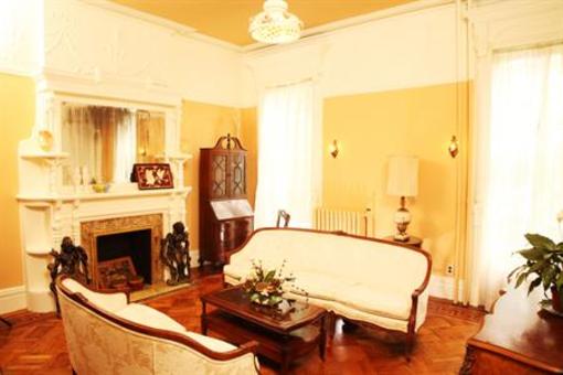 фото отеля Sankofa Aban Bed and Breakfast New York City