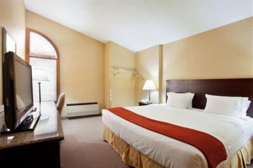 фото отеля Holiday Inn Express Gaylord