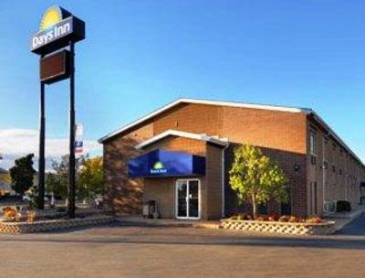фото отеля Days Inn Eau Claire - Campus