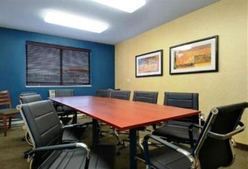 фото отеля Days Inn Eau Claire - Campus