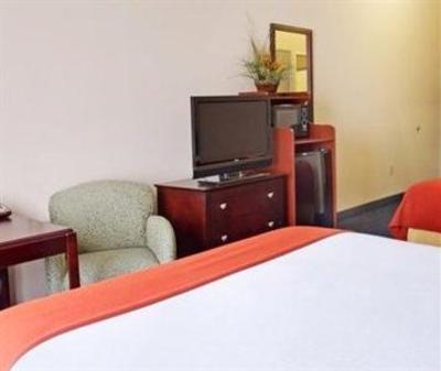 фото отеля Holiday Inn Express Hotel & Suites Orange Texas