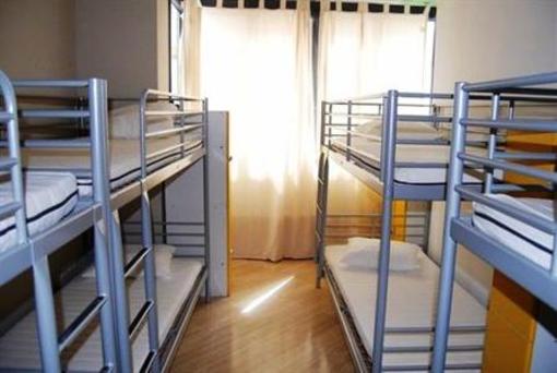 фото отеля The Living Roof Hostel