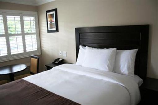 фото отеля Americas Best Value Inn Riverside