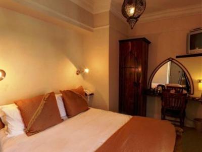 фото отеля Jolyons Hotel Cardiff