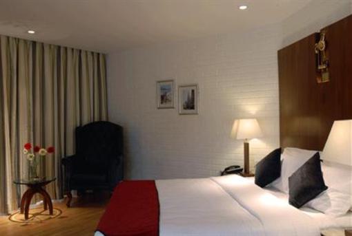 фото отеля SFO Hotel & Suites