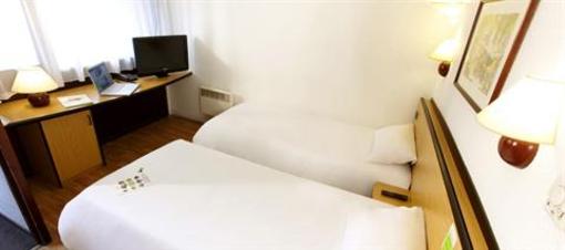 фото отеля Campanile Hotel Bayeux