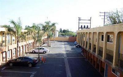 фото отеля Anaheim Executive Inn & Suites