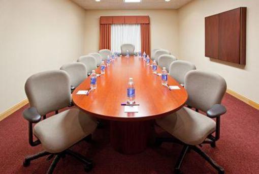 фото отеля Holiday Inn Express Hotel & Suites Grand Blanc