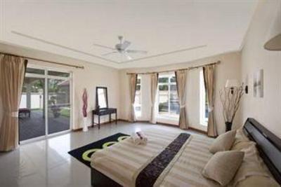 фото отеля The Chase & Foxlea Villas Bang Lamung