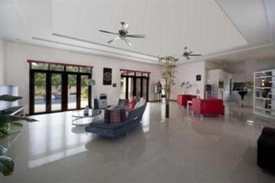 фото отеля The Chase & Foxlea Villas Bang Lamung