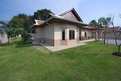 фото отеля The Chase & Foxlea Villas Bang Lamung