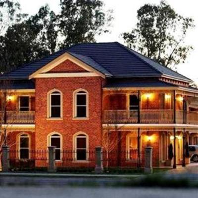 фото отеля Carlyle Suites & Apartments