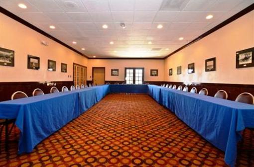 фото отеля BEST WESTERN Sally Port Inn and Suites