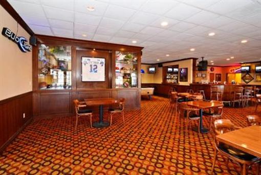 фото отеля BEST WESTERN Sally Port Inn and Suites