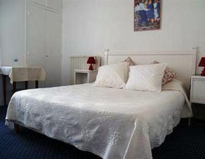 фото отеля Auberge Du Relais Hotel Biarritz