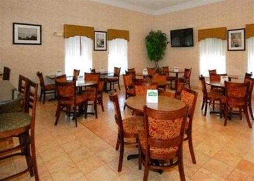 фото отеля Quality Suites Cordova